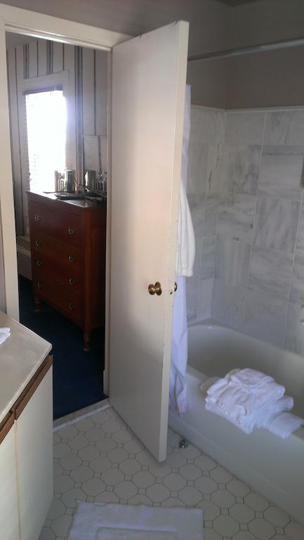 State House Inn Annapolis Room photo